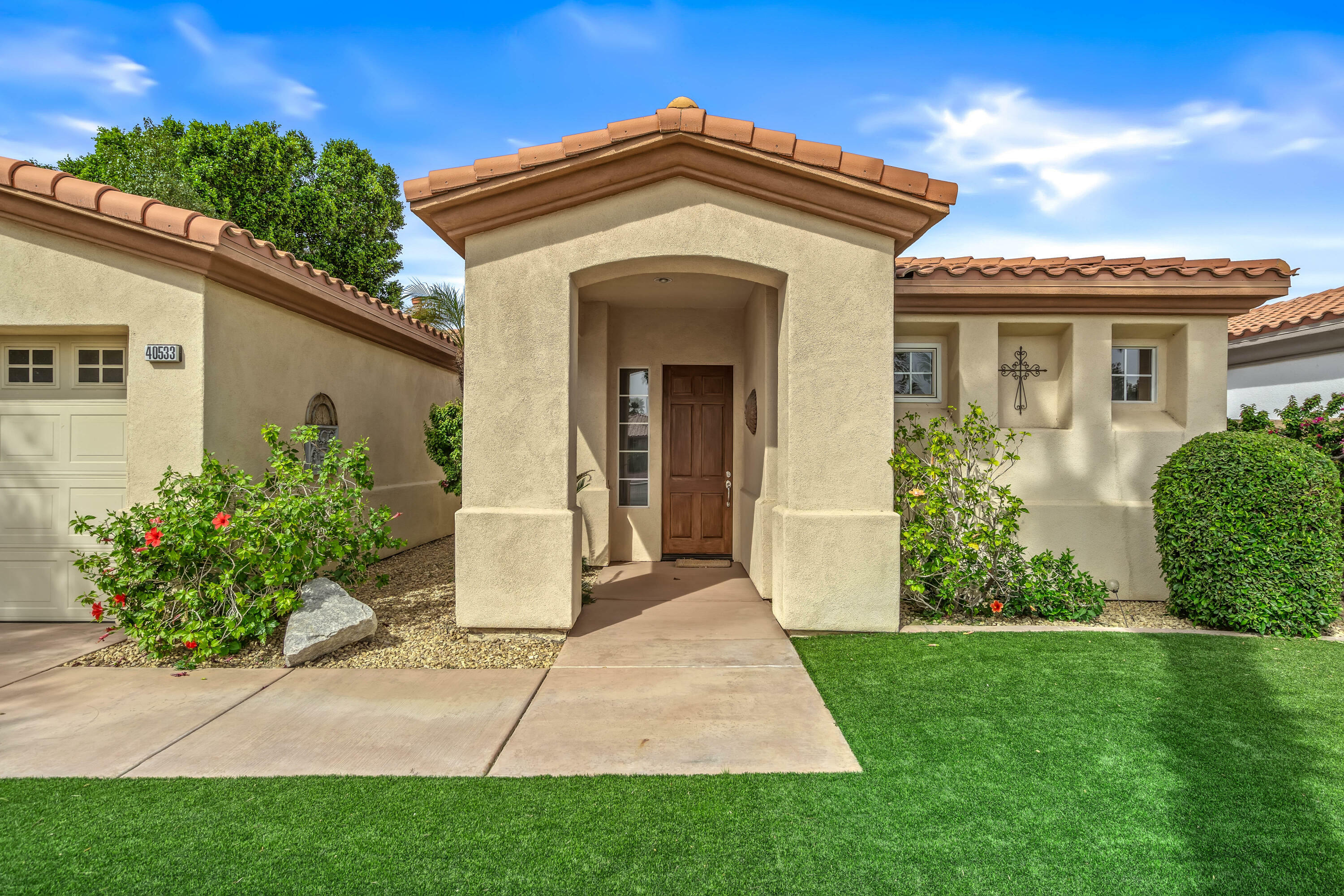 Property Photo: 40533 Palm Court CA 92260