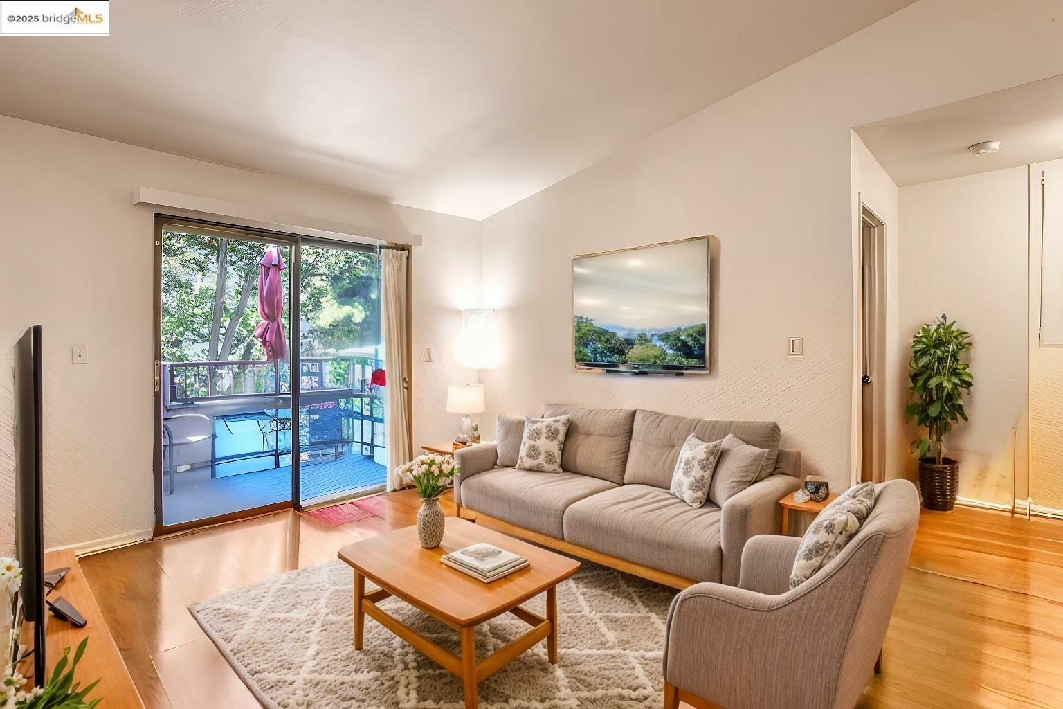 Property Photo: 515 Lancaster Ln 236 CA 94565