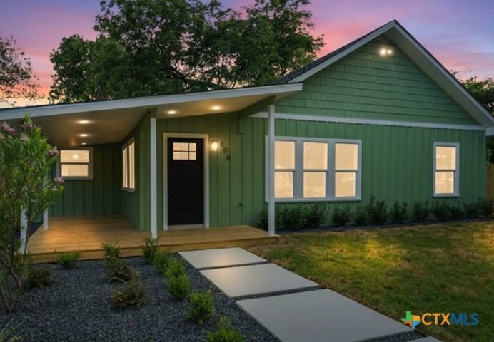Property Photo:  806 21st Street  TX 78861 