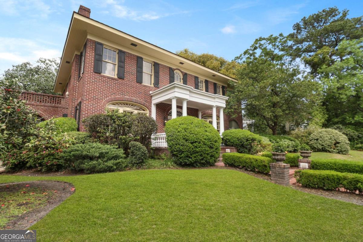 Property Photo:  304 E 44th Street  GA 31405 