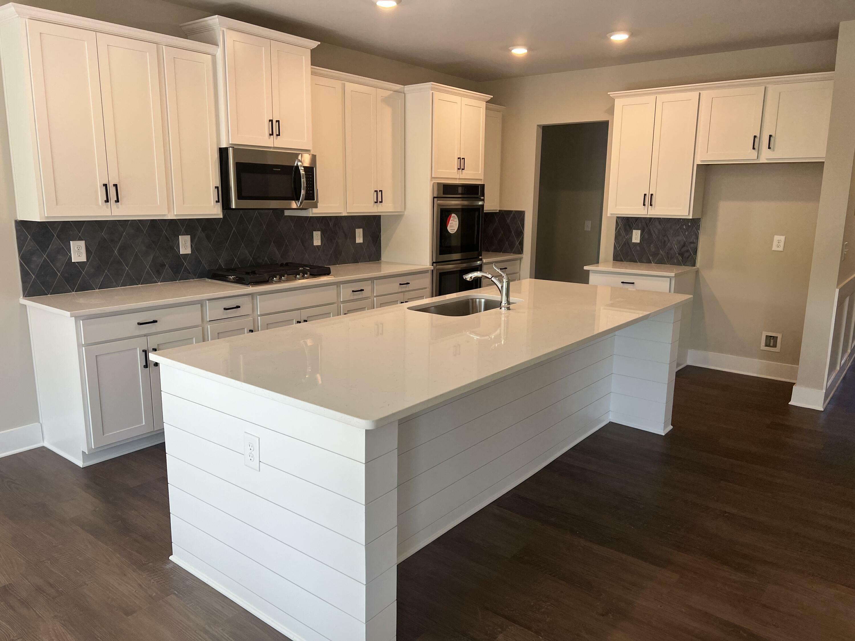 Property Photo: 1608 Firelight Way TN 37363