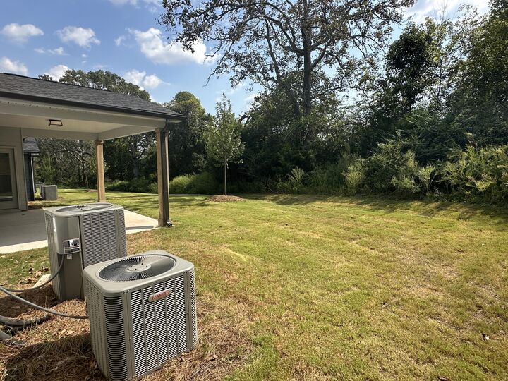 Property Photo: 1608 Firelight Way TN 37363