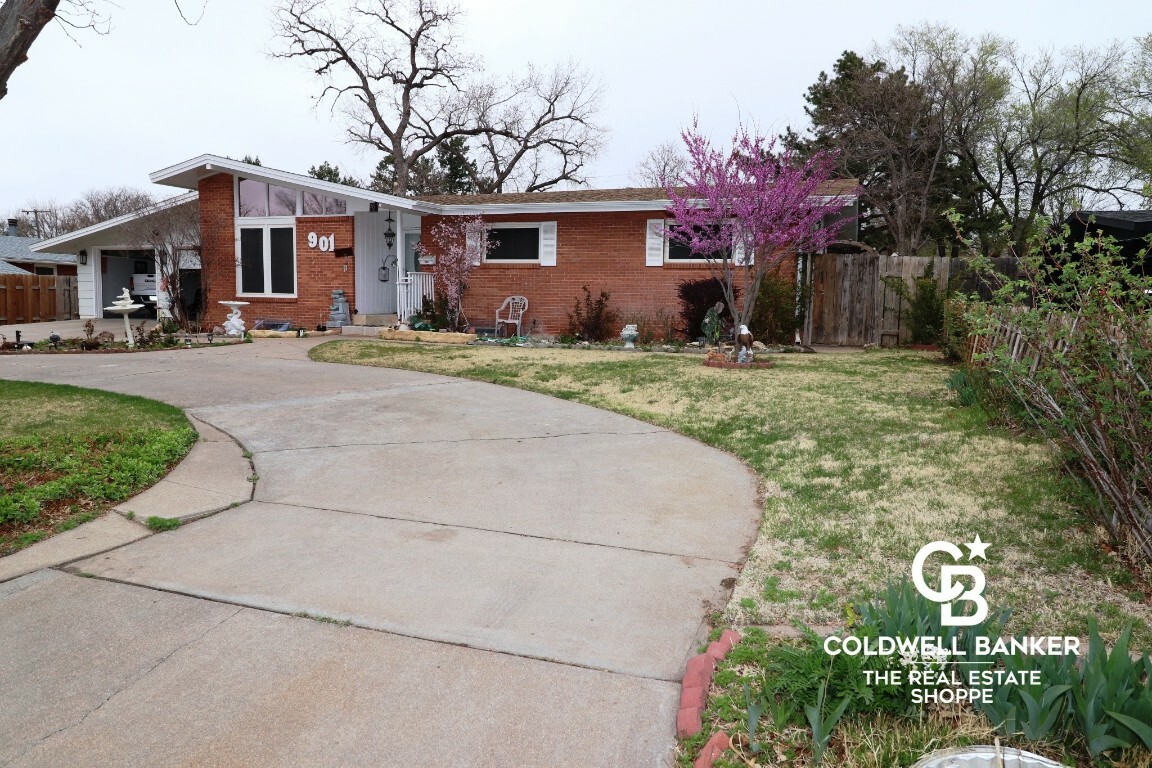 901 E Price Street  Garden City KS 67846 photo
