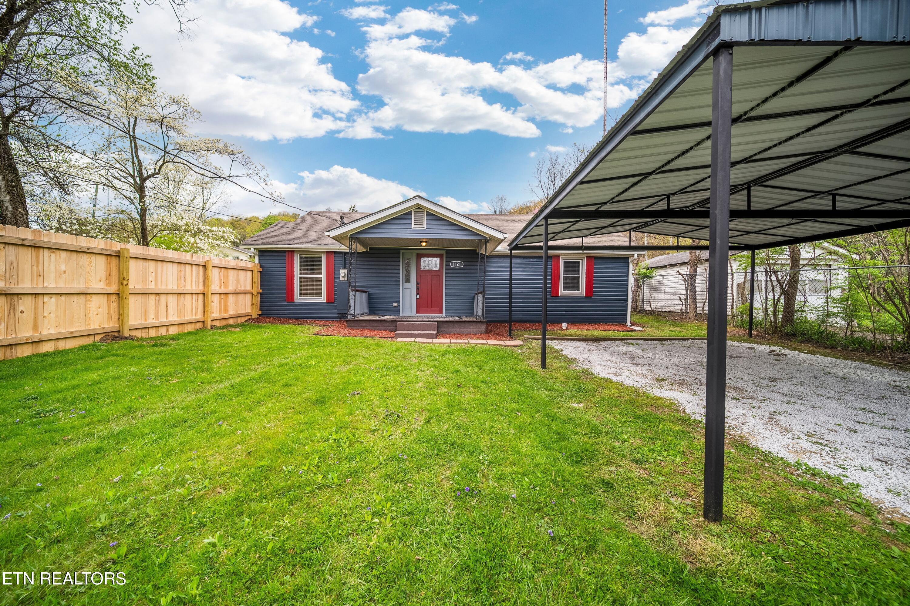 1121 Forsythe St  Knoxville TN 37917 photo