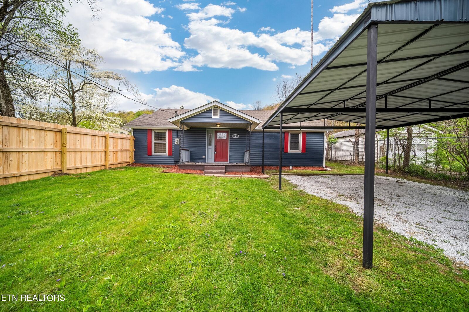 Property Photo: 1121 Forsythe St TN 37917