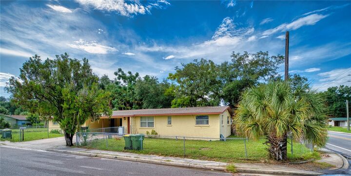 Property Photo:  1610 22nd Street  FL 34234 