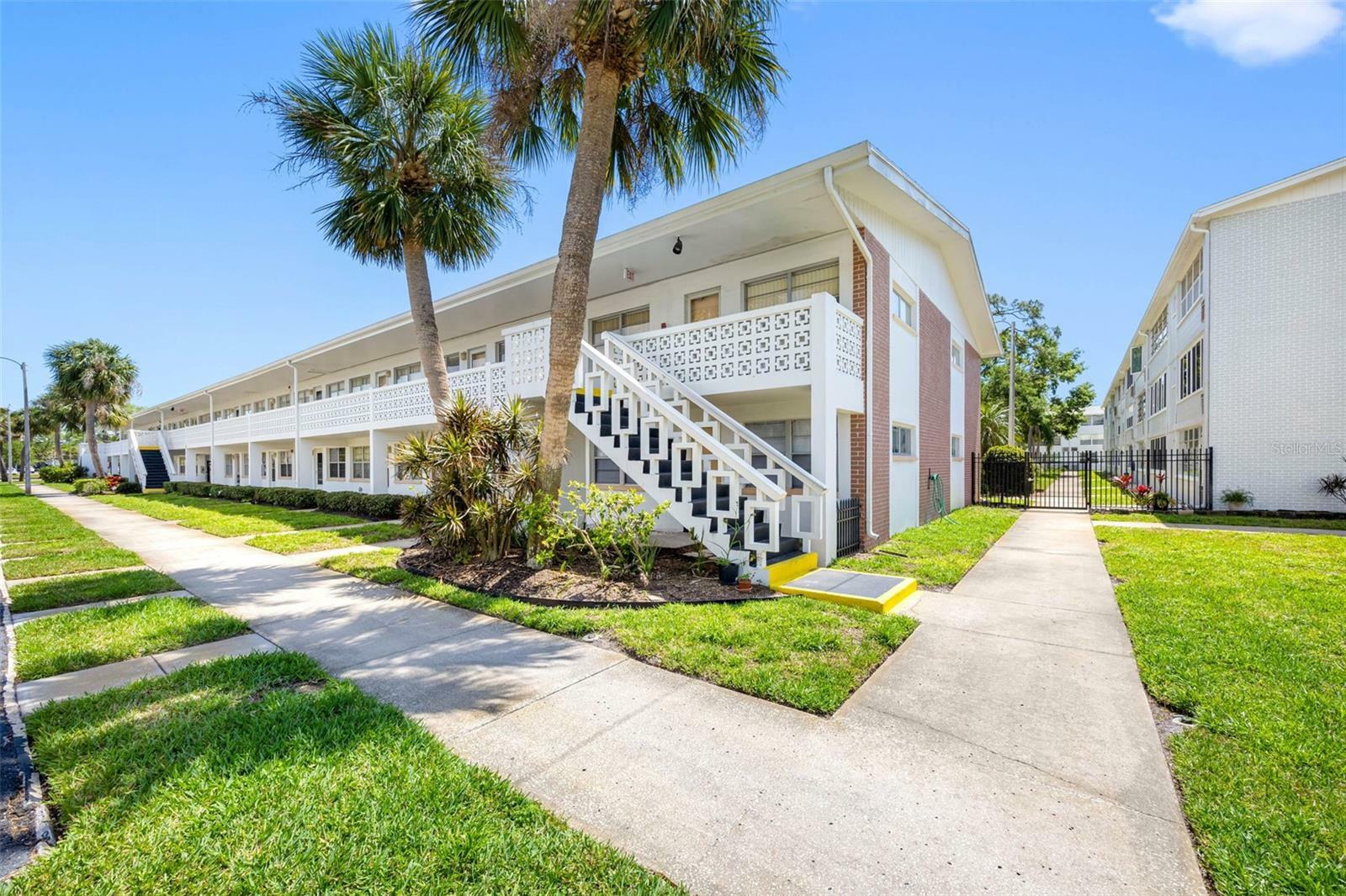 Property Photo: 1000 79th Avenue N 211 FL 33702
