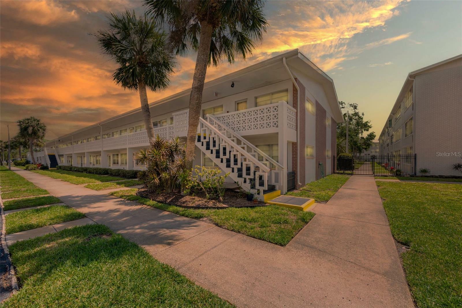 Property Photo: 1000 79th Avenue N 211 FL 33702
