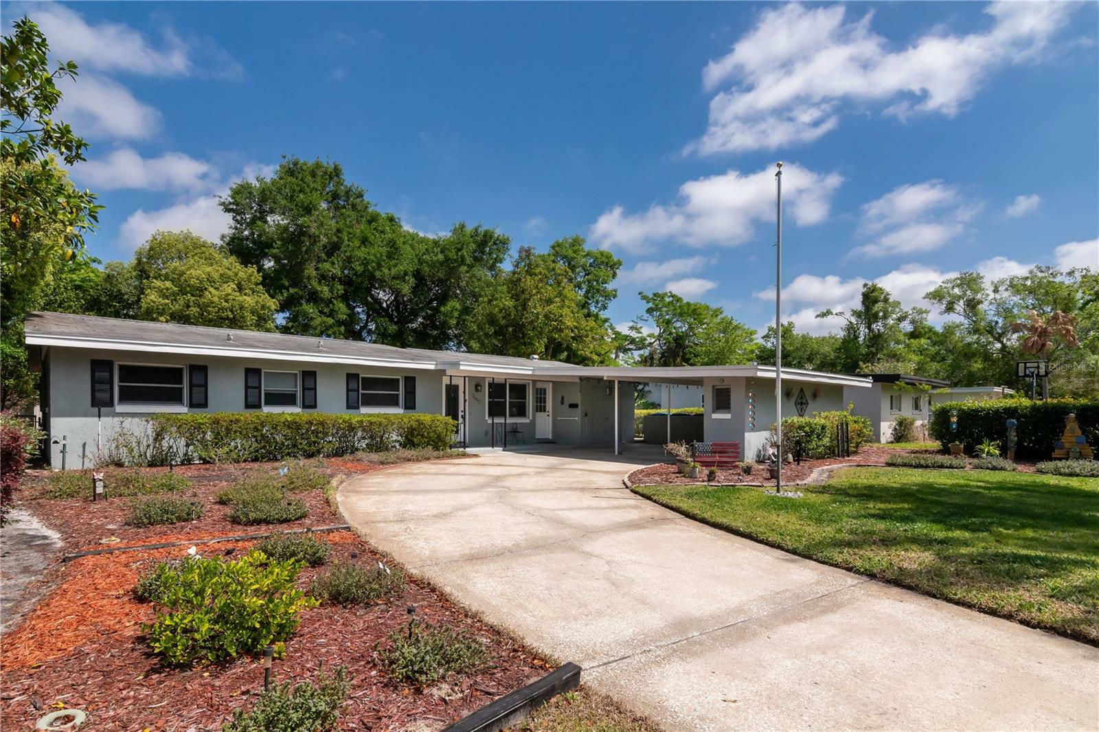 Property Photo: 2007 Strathaven Road FL 32792