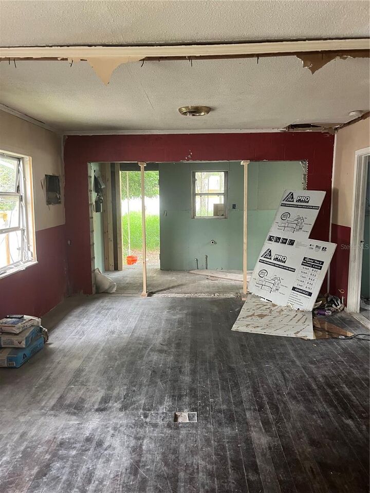 Property Photo: 1905 S Westmoreland Drive FL 32805
