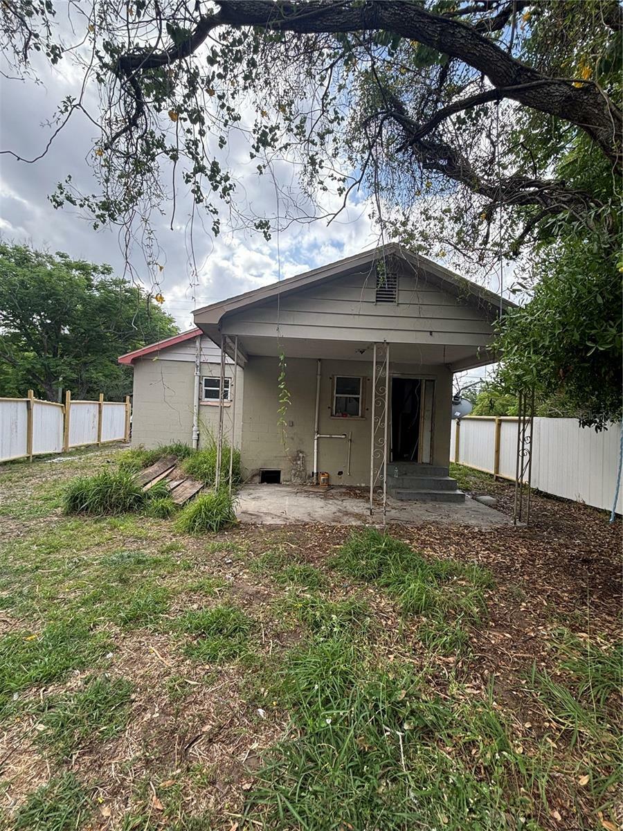 Property Photo: 1905 S Westmoreland Drive FL 32805