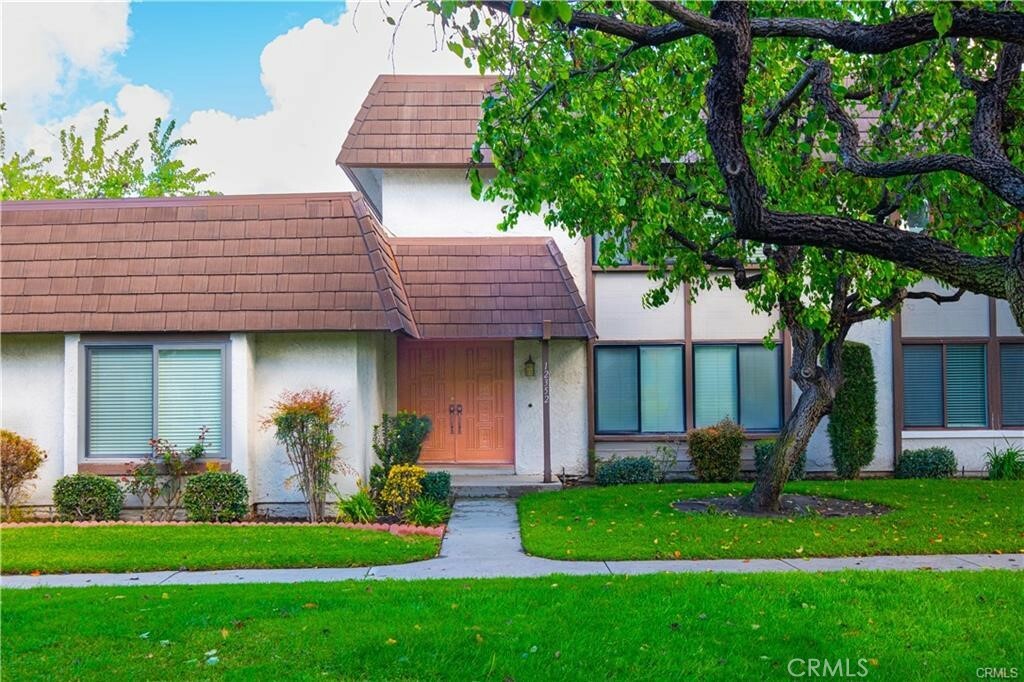 Property Photo: 12352 Narrowbridge Lane CA 90703