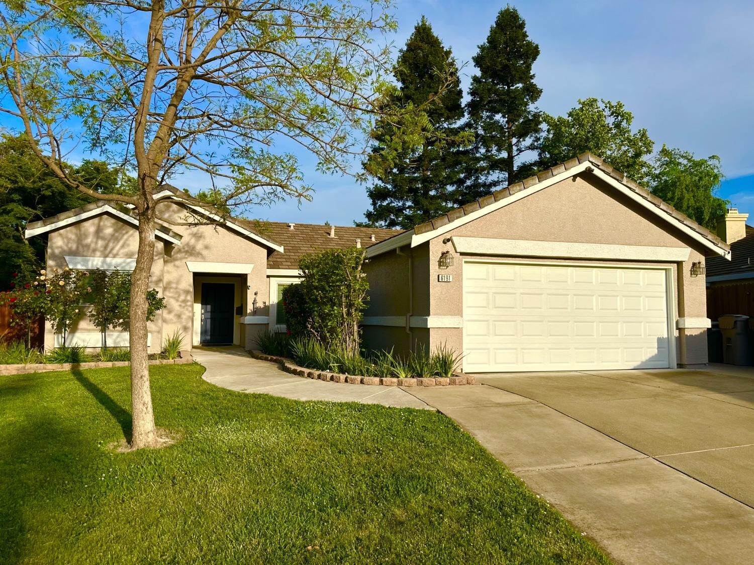 Property Photo:  6191 Fieldale Drive  CA 95758 