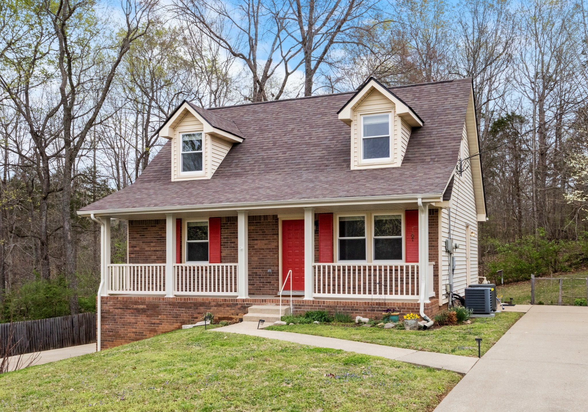 Property Photo: 430 Crabtree Circle TN 37040