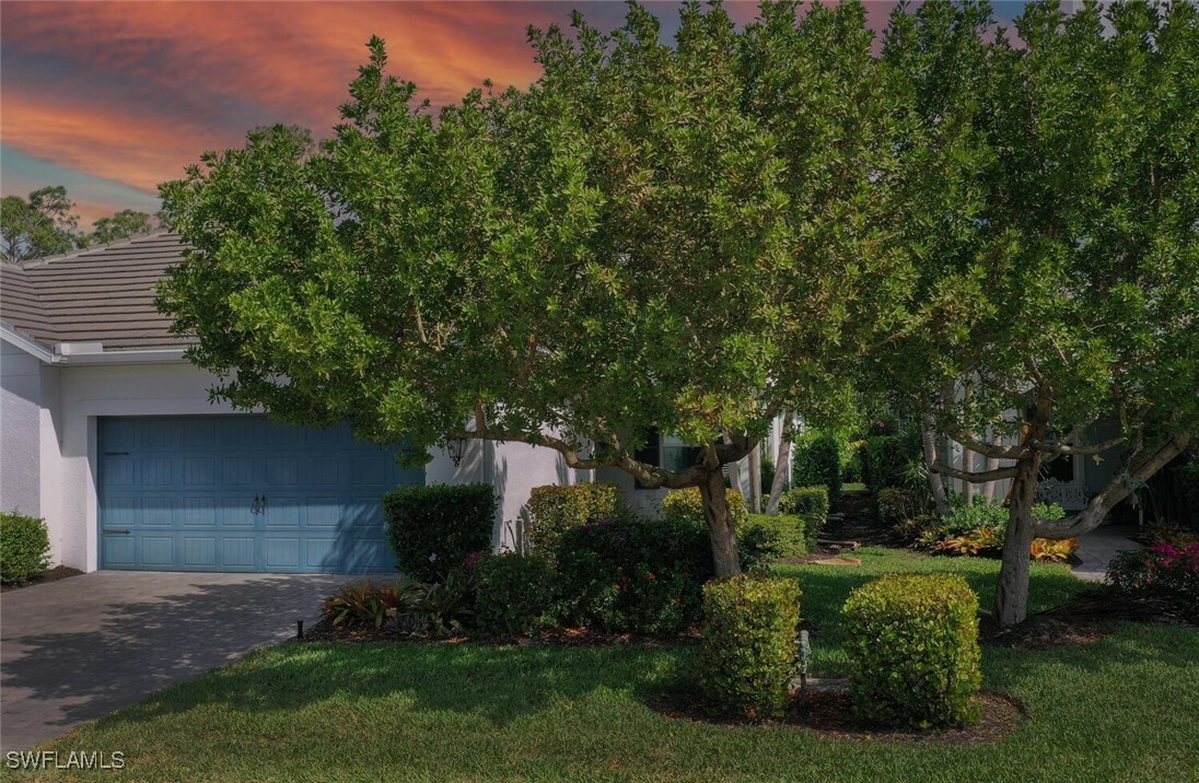 Property Photo: 2167 Marquesa Circle FL 34112