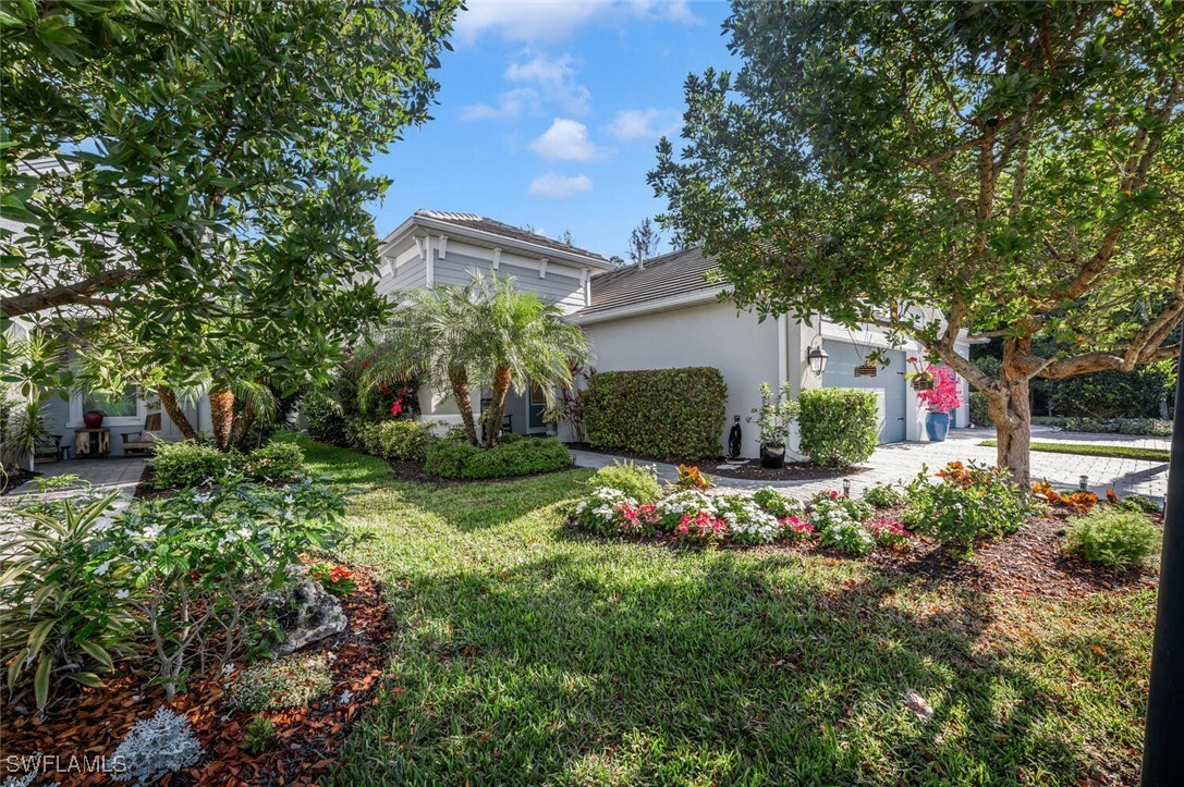 Property Photo: 2211 Marquesa Circle FL 34112