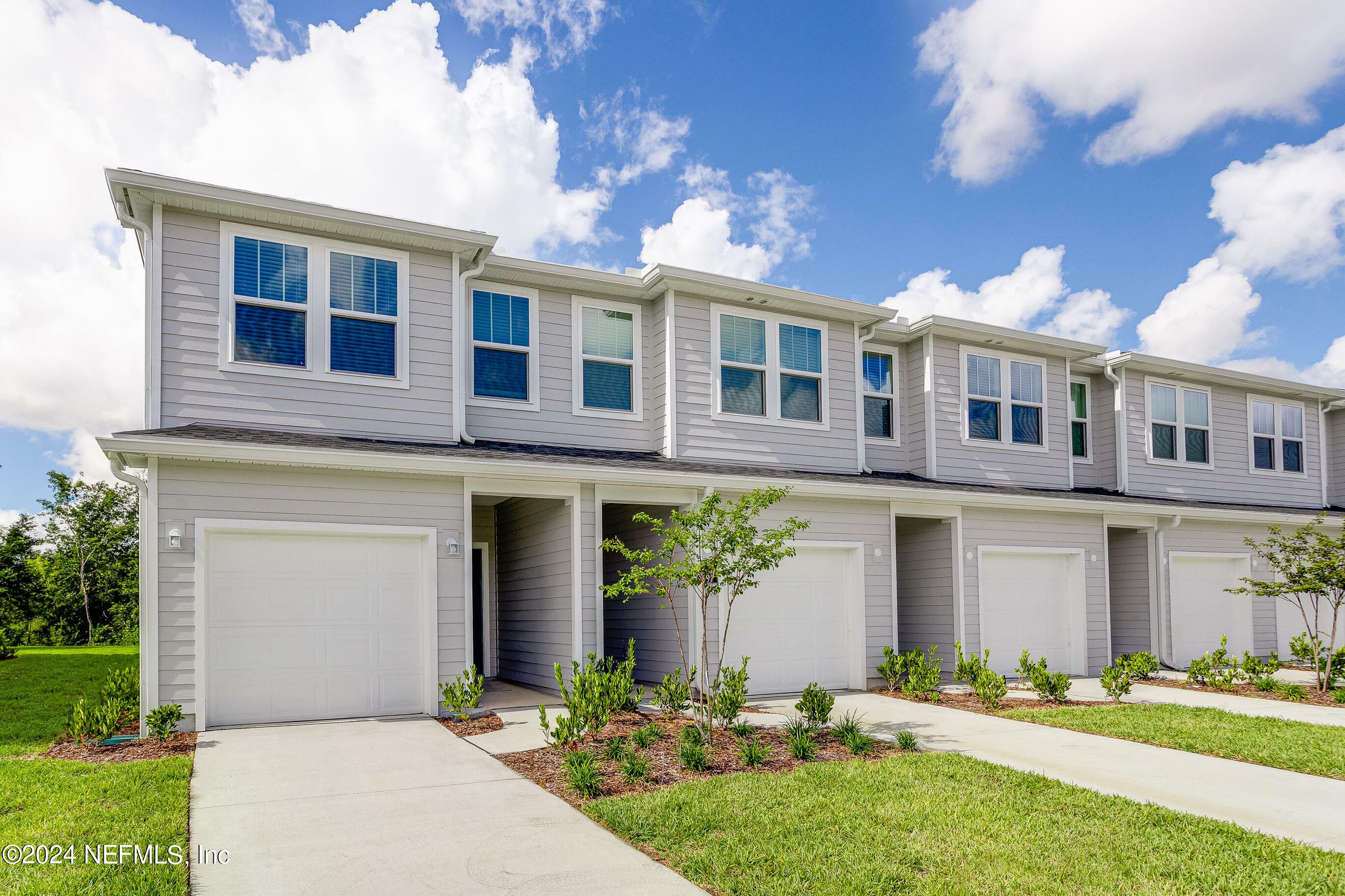 Property Photo: 662 Holly Lakes Drive FL 32073