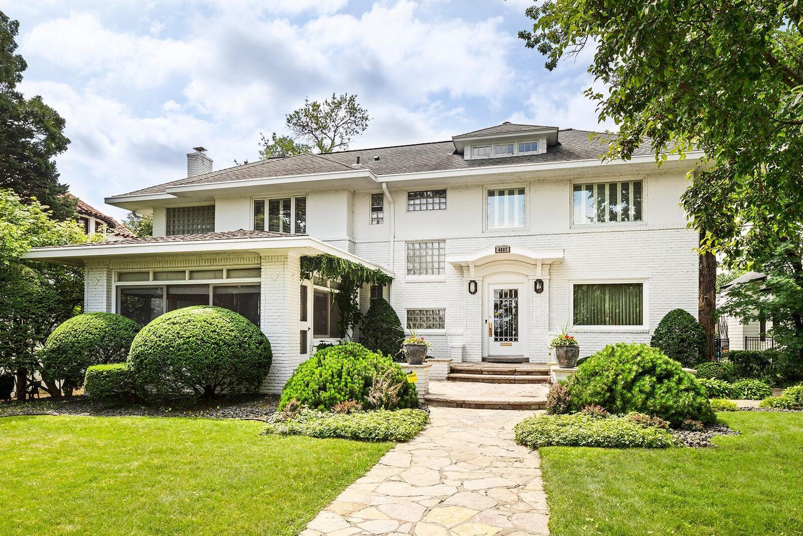 Property Photo:  4887 E Lake Harriet Parkway  MN 55419 