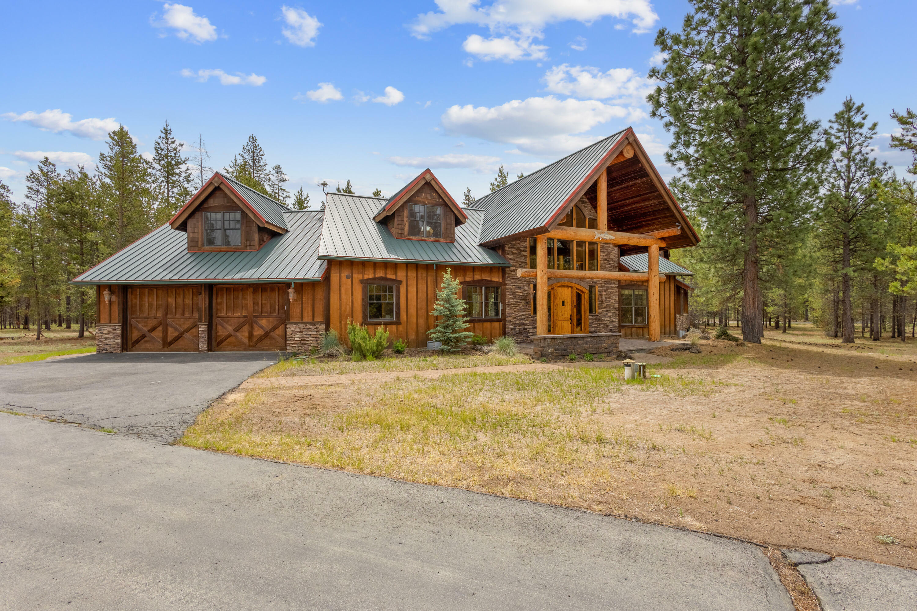 Property Photo: 52180 Dorrance Meadow Rd OR 97739