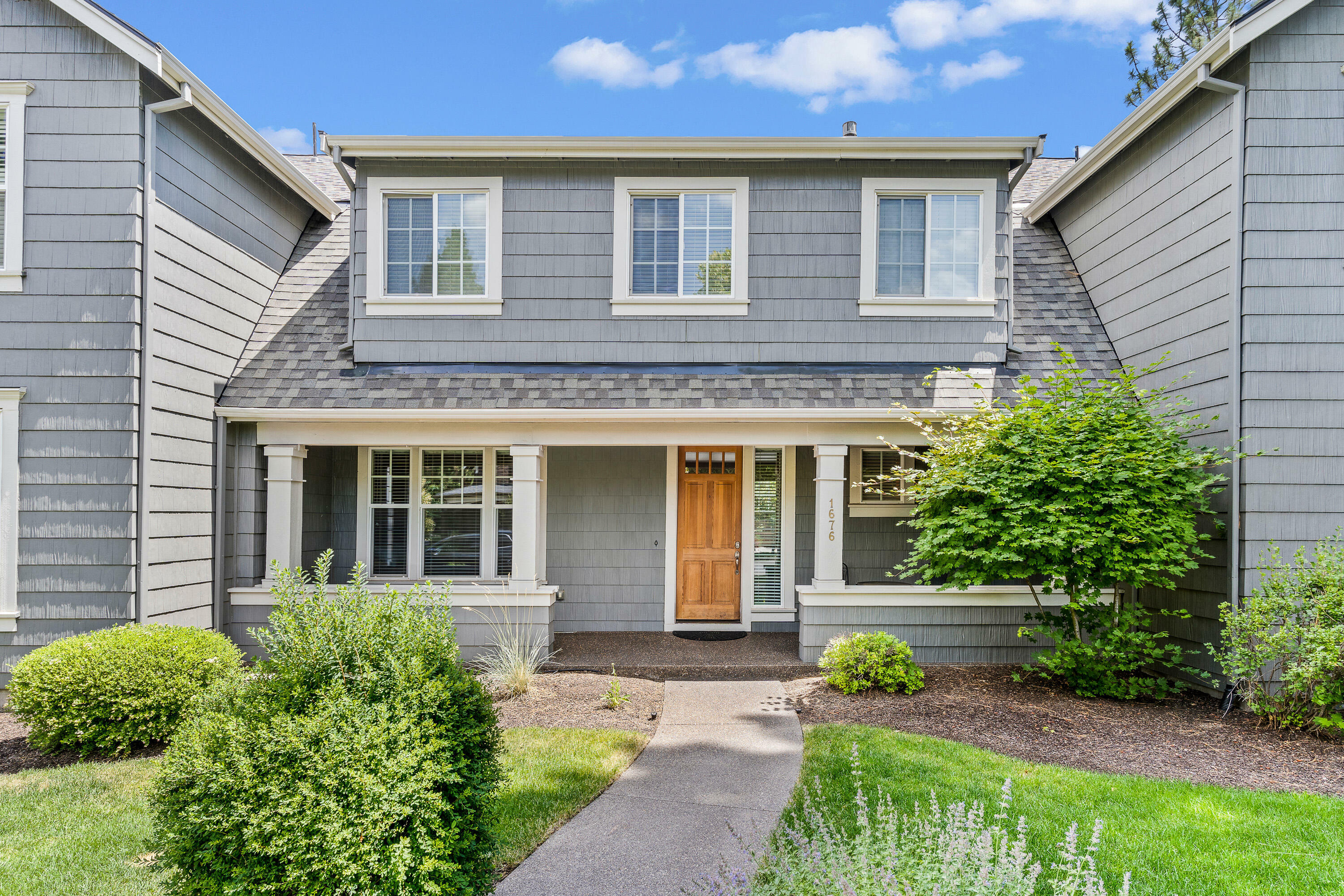 Property Photo: 1676 NW William Clark Street OR 97703