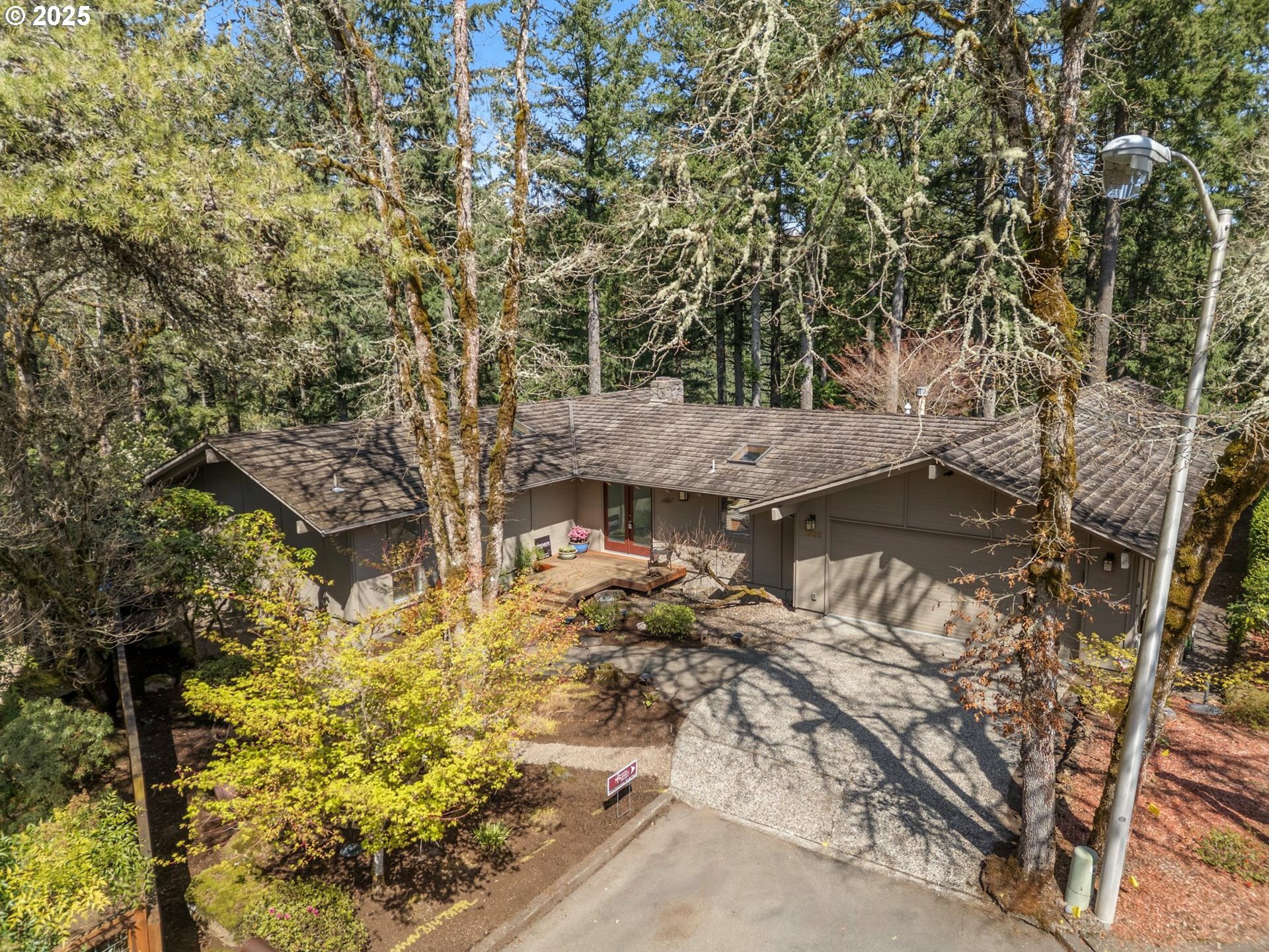 Property Photo: 1933 Indian Tr OR 97034