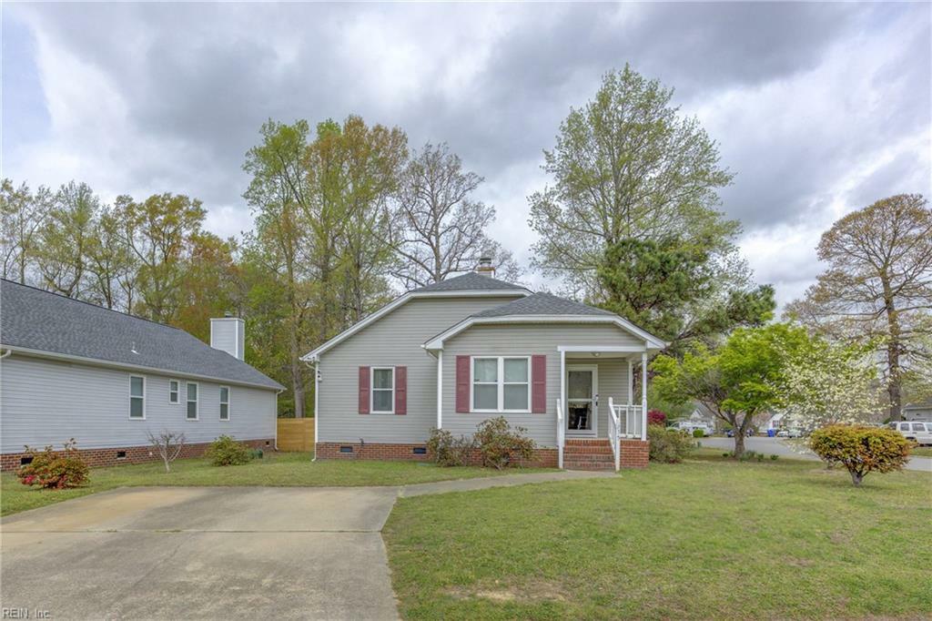 Property Photo: 235 Abingdon Cir VA 23434