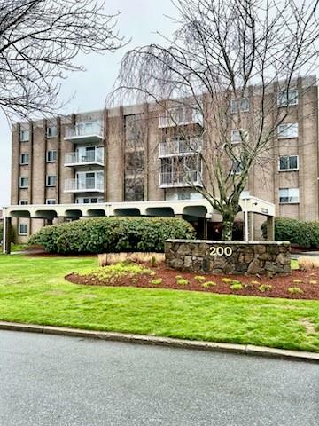 Property Photo:  200 Hoffman Avenue 106  RI 02920 