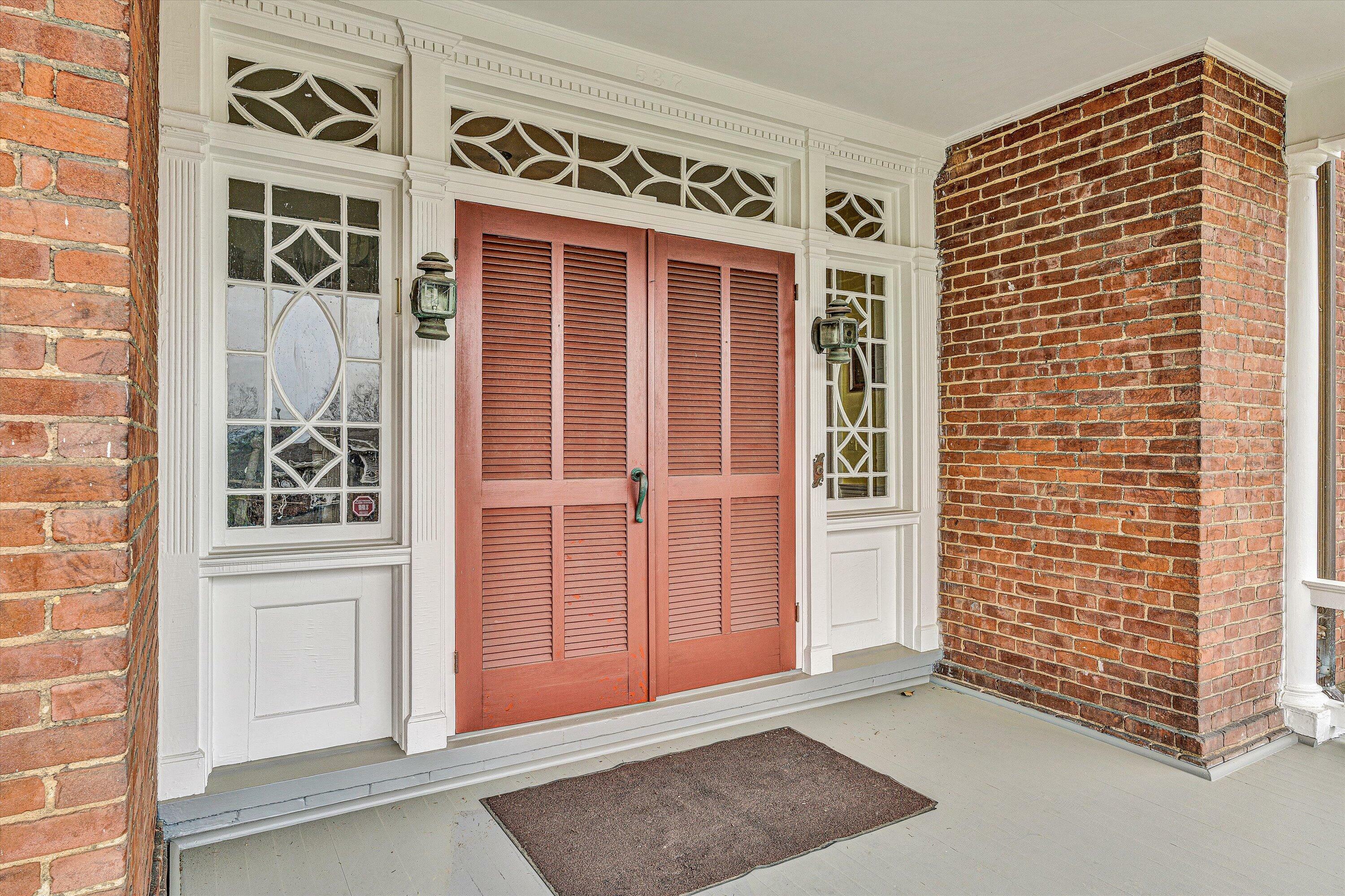 Property Photo: 1201 Ivy St SE VA 24014