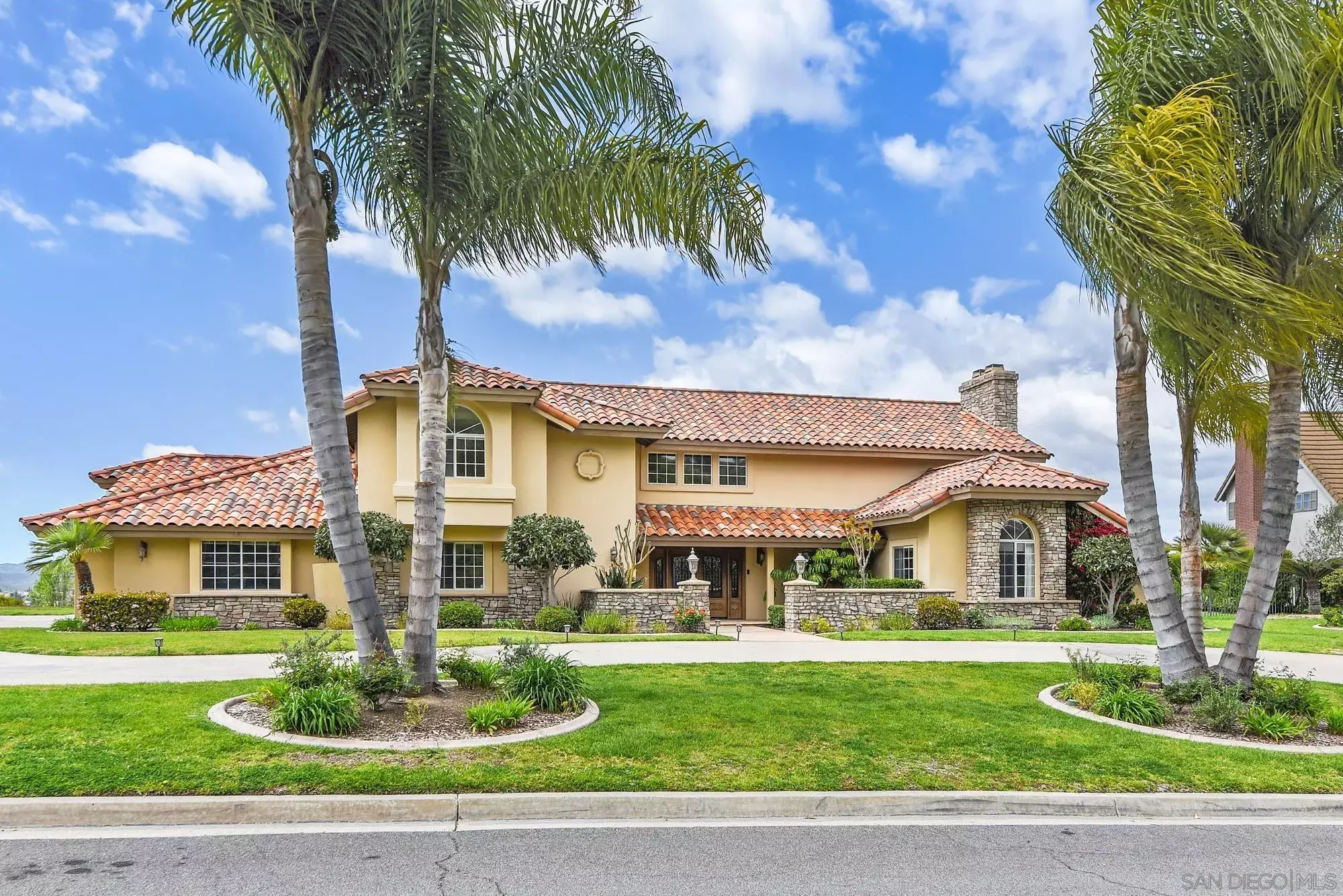Property Photo: 13000 Lomas Verdes Dr CA 92064