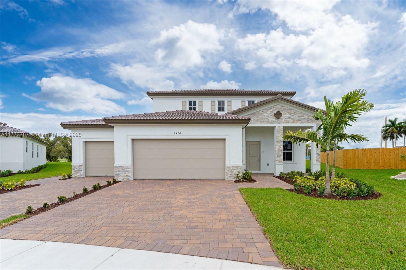 Property Photo: 2700 SE 23 Ave FL 33035