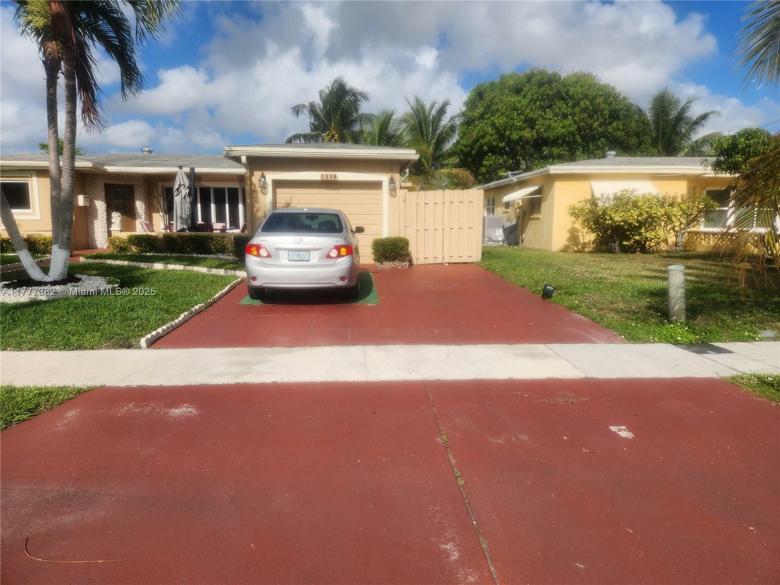Property Photo:  4001 NW 46th Way 1  FL 33319 