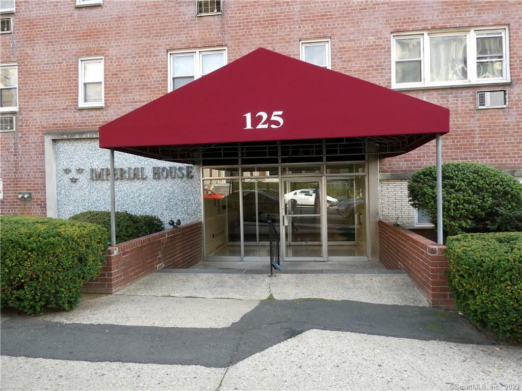 Property Photo:  125 Prospect Street Apt 3C  CT 06901 