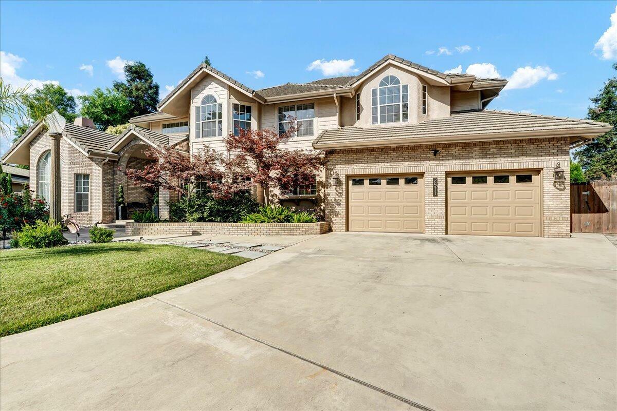 Property Photo:  2511 E Harter Court  CA 93292 