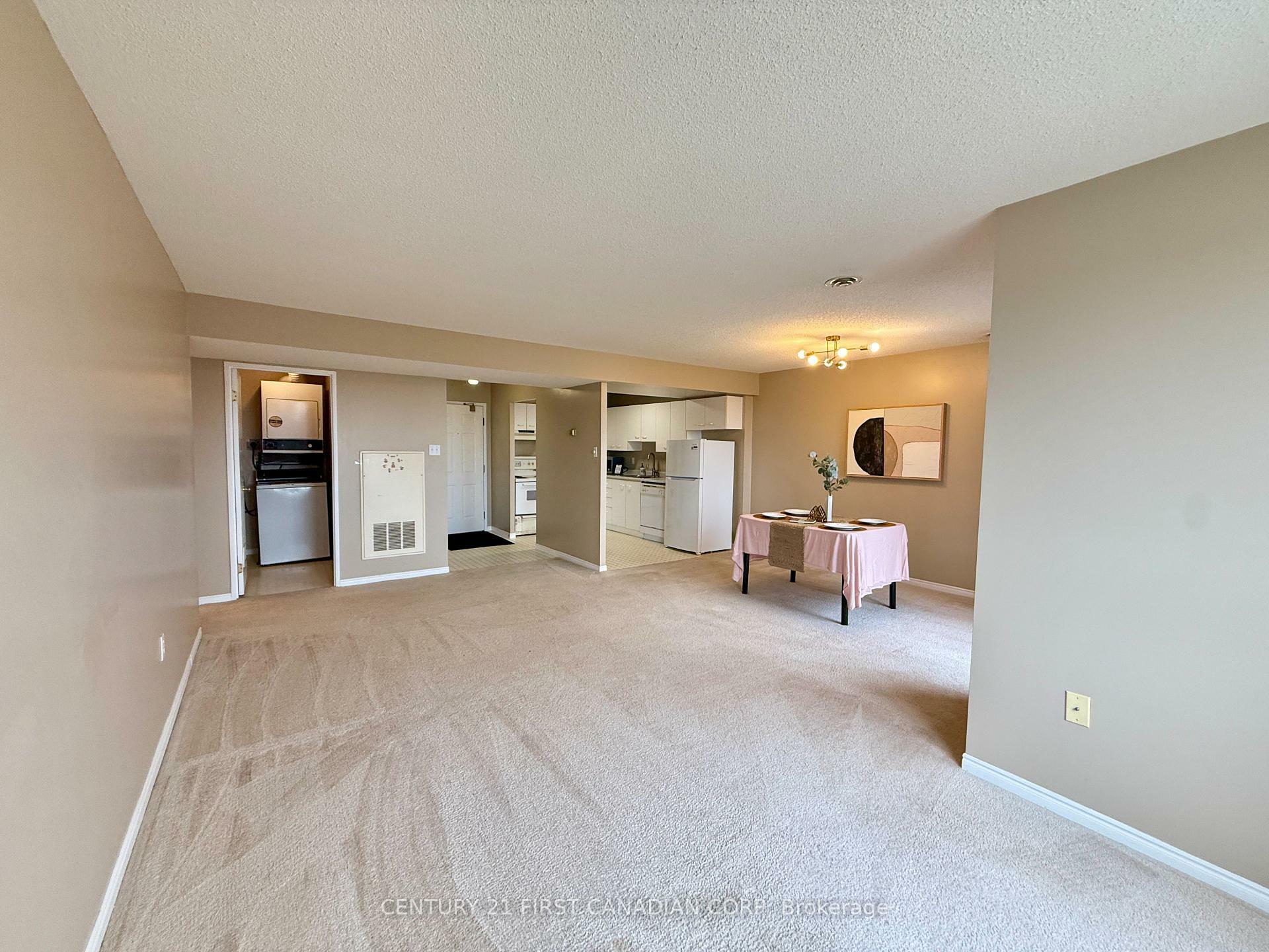 Property Photo: 30 Chapman Court 506 ON N6G 4Y4