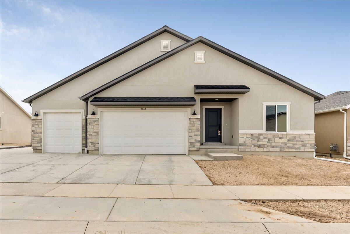 Property Photo:  2329 E Woodbury Ln  UT 84005 