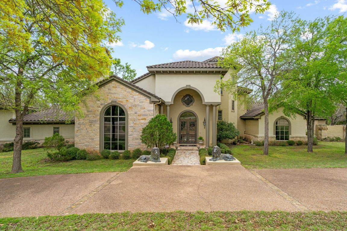 Property Photo: 8611 Young Lane TX 78737