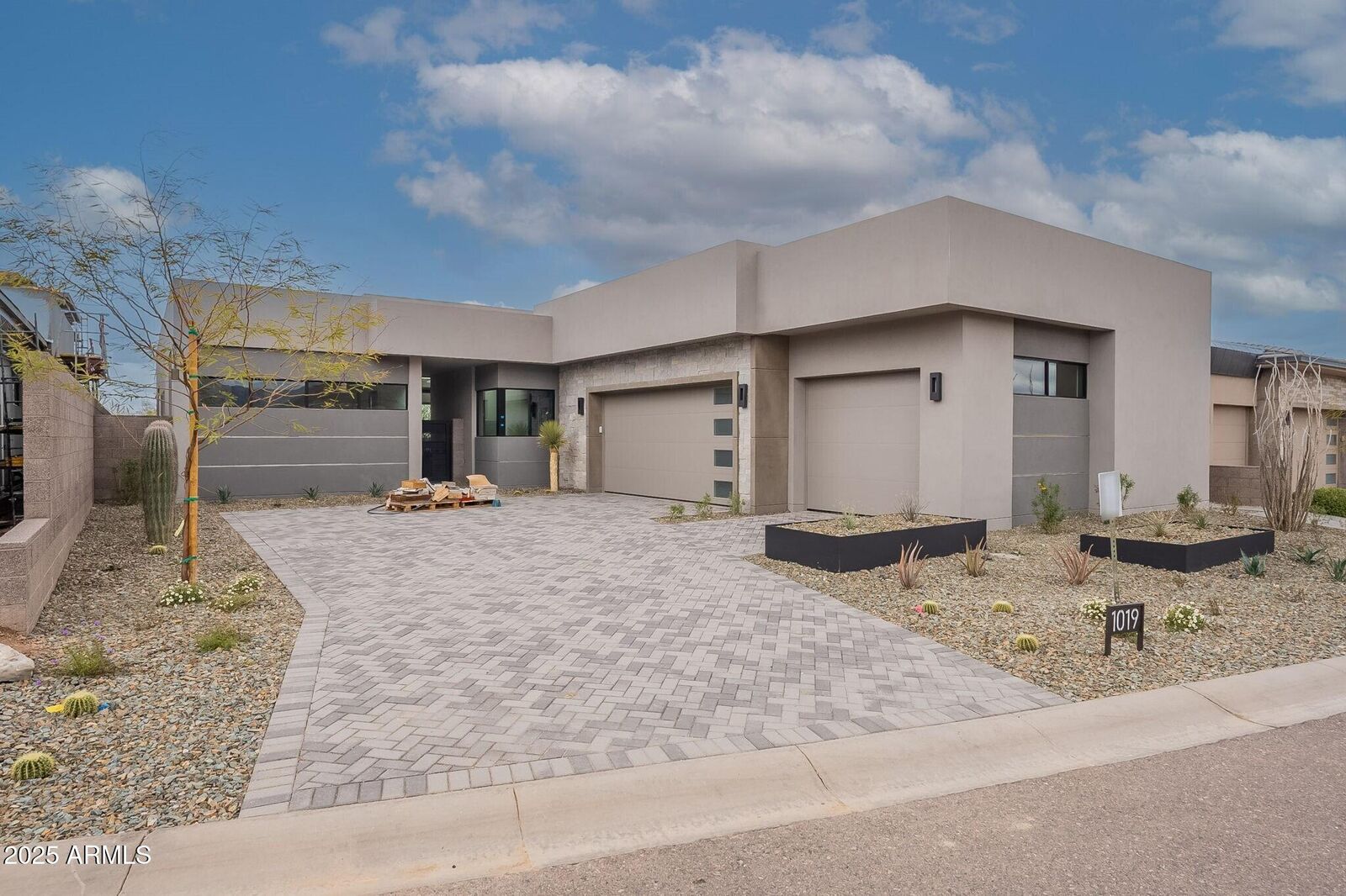 Property Photo:  37200 N Cave Creek Road 1019  AZ 85262 