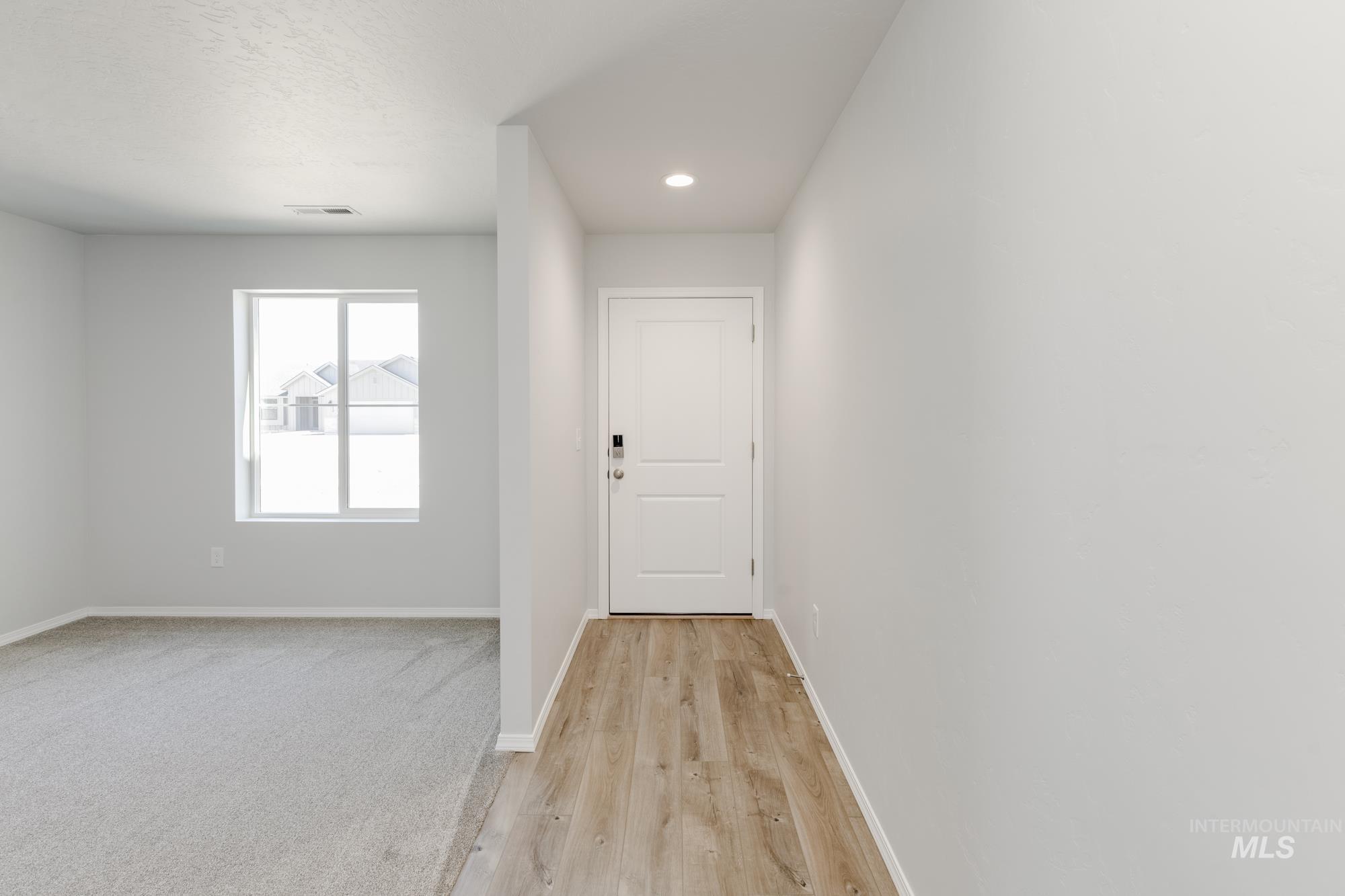 Property Photo: 209 Aquamarine Ave ID 83605