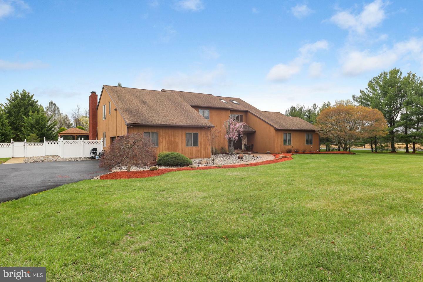 Property Photo: 700 Cox Road NJ 08057