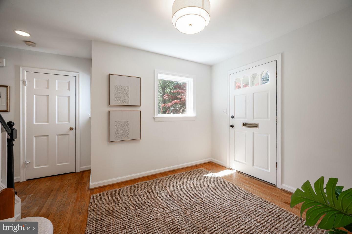 Property Photo: 708 S Overlook Drive VA 22305