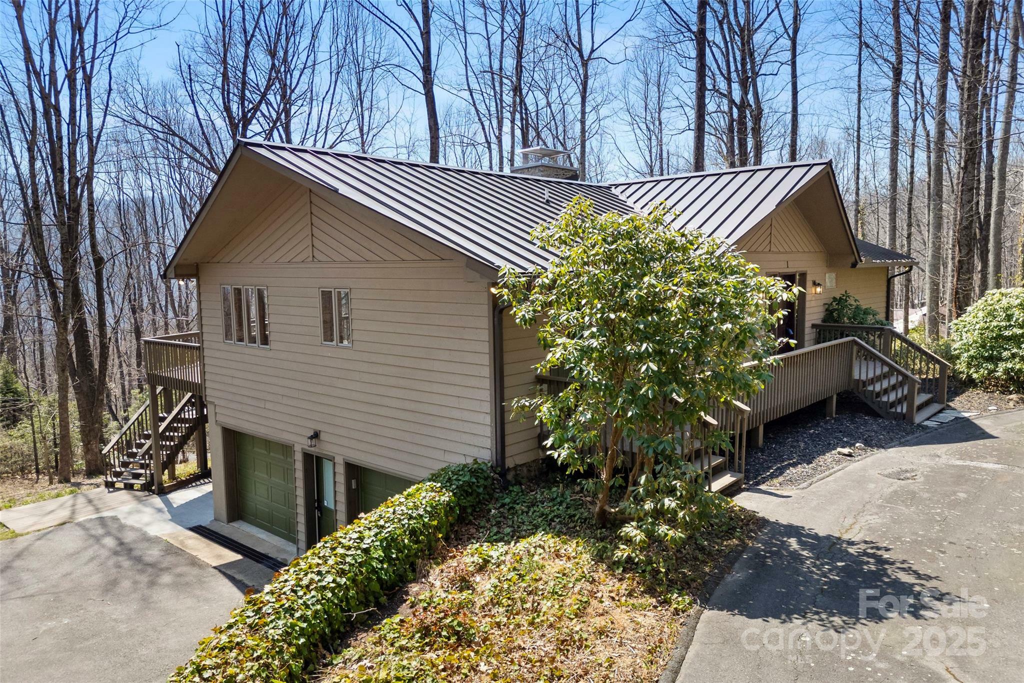 Property Photo: 1 Sleepy Hollow Drive NC 28751