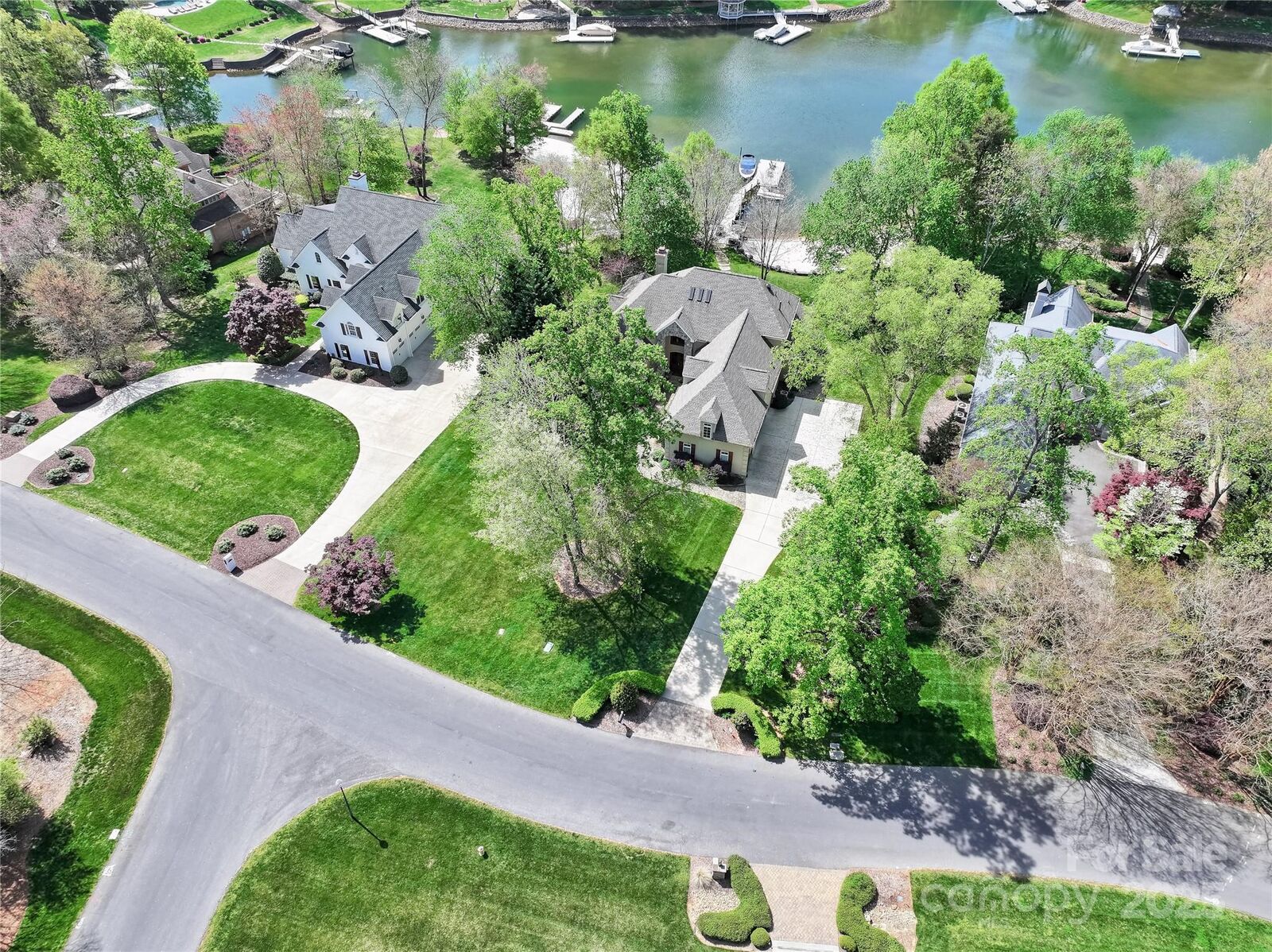 Property Photo:  19040 Mary Ardrey Circle  NC 28031 