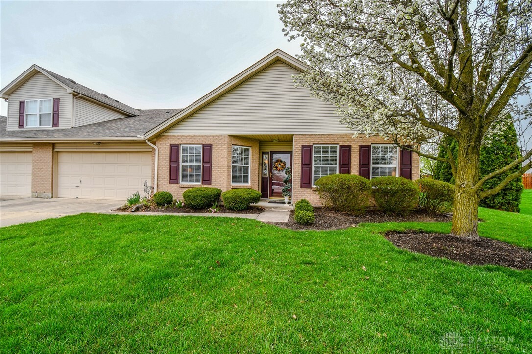 Property Photo: 4065 Twin Lakes Circle OH 45315