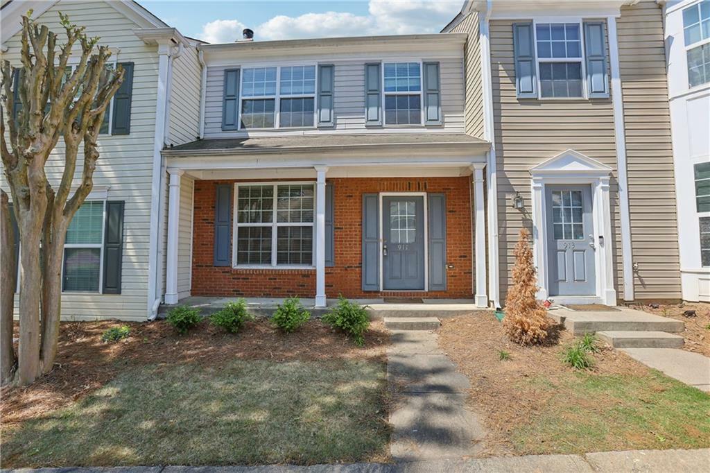 Property Photo: 911 Prestwyck Court GA 30004