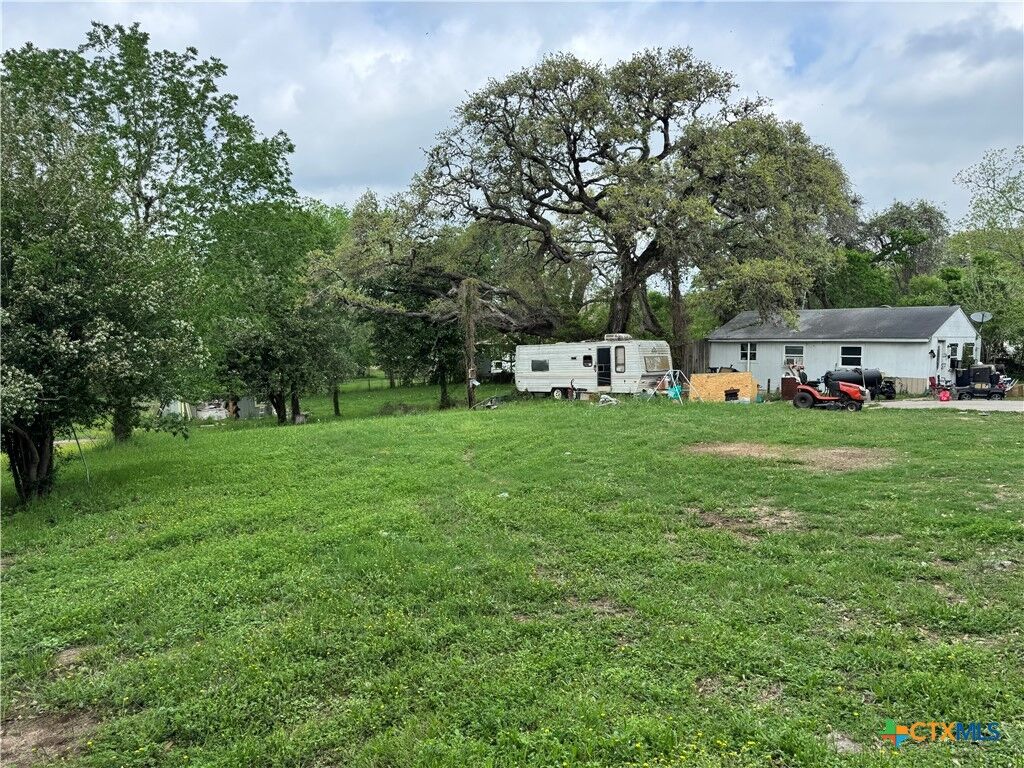 Property Photo: 103 Reiffert Street TX 77954