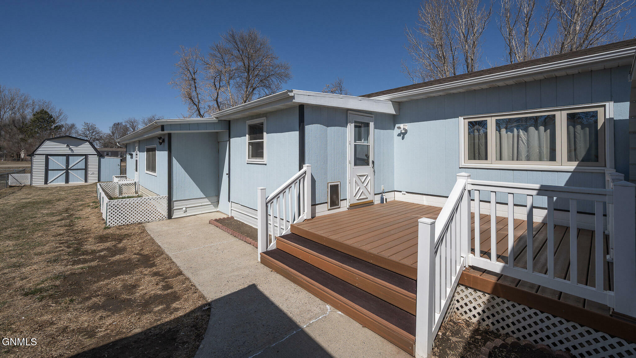 Property Photo: 613 Prairie Lane W ND 58554