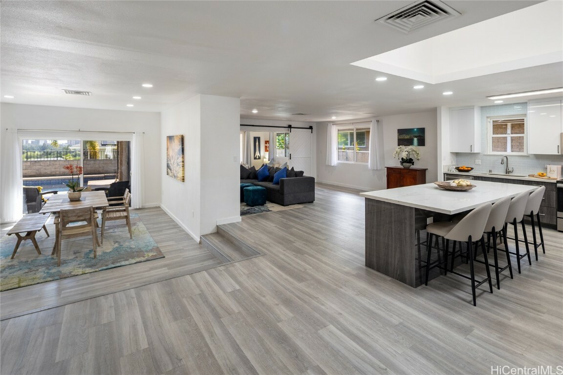 Property Photo: 1490 Ala Leleu Street HI 96818