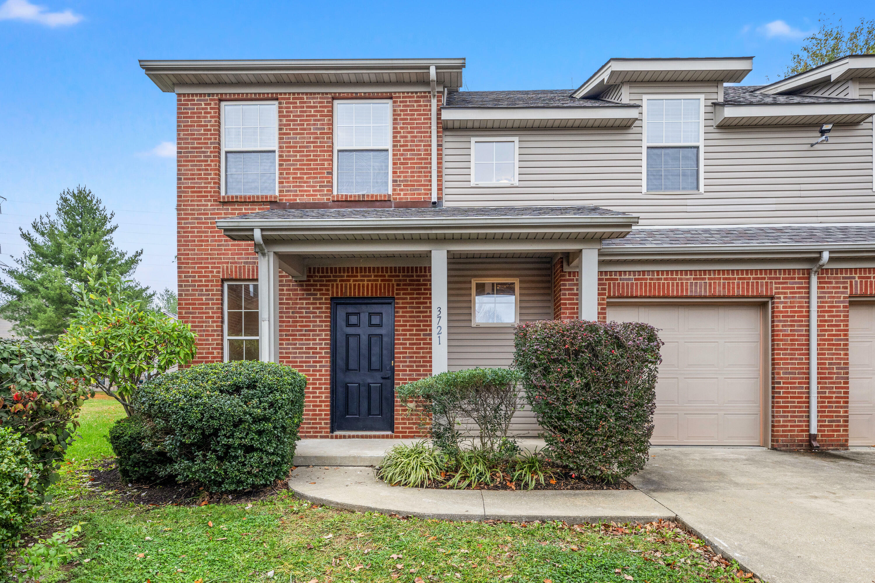 Property Photo:  401 Newbury Way  KY 40514 