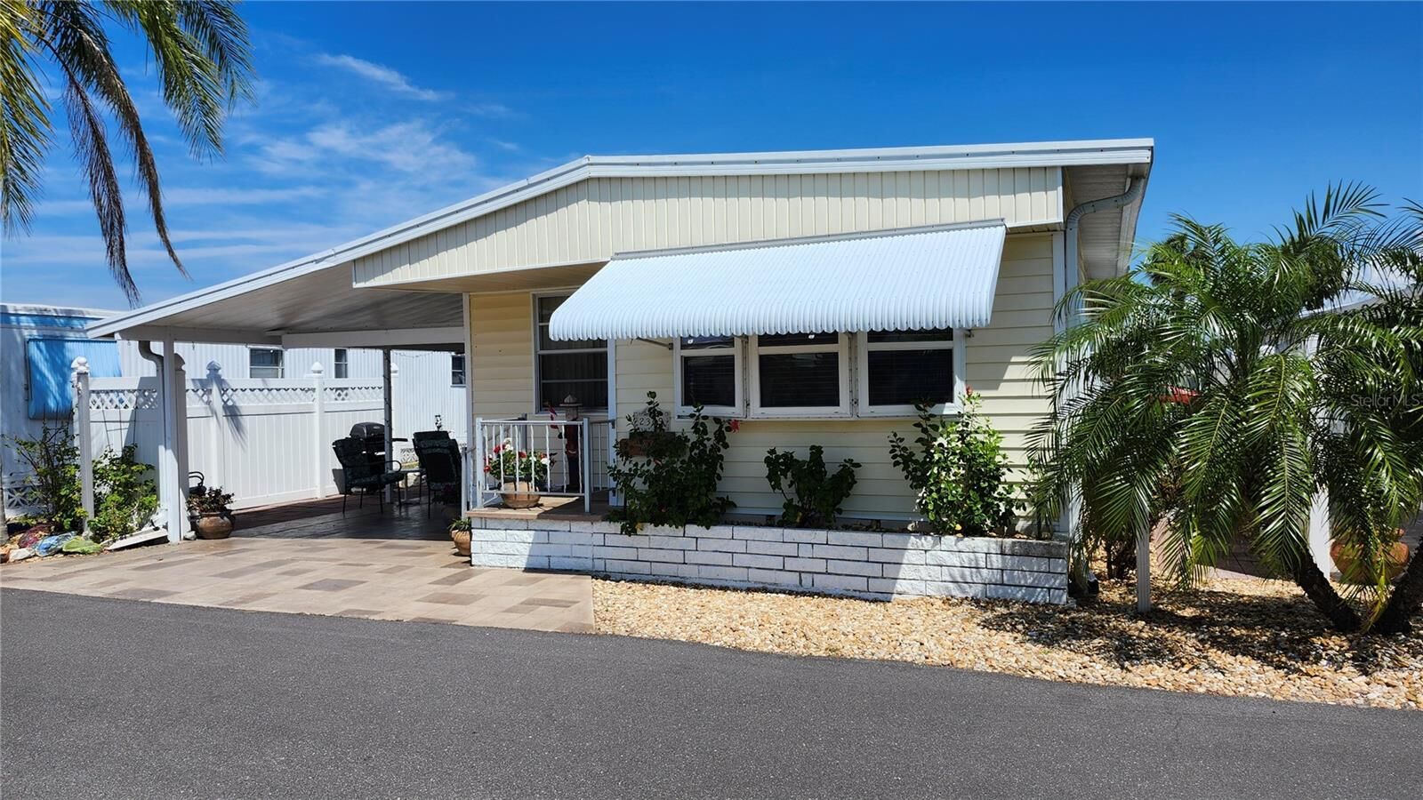 Property Photo: 2309 17th Street Lane W FL 34205