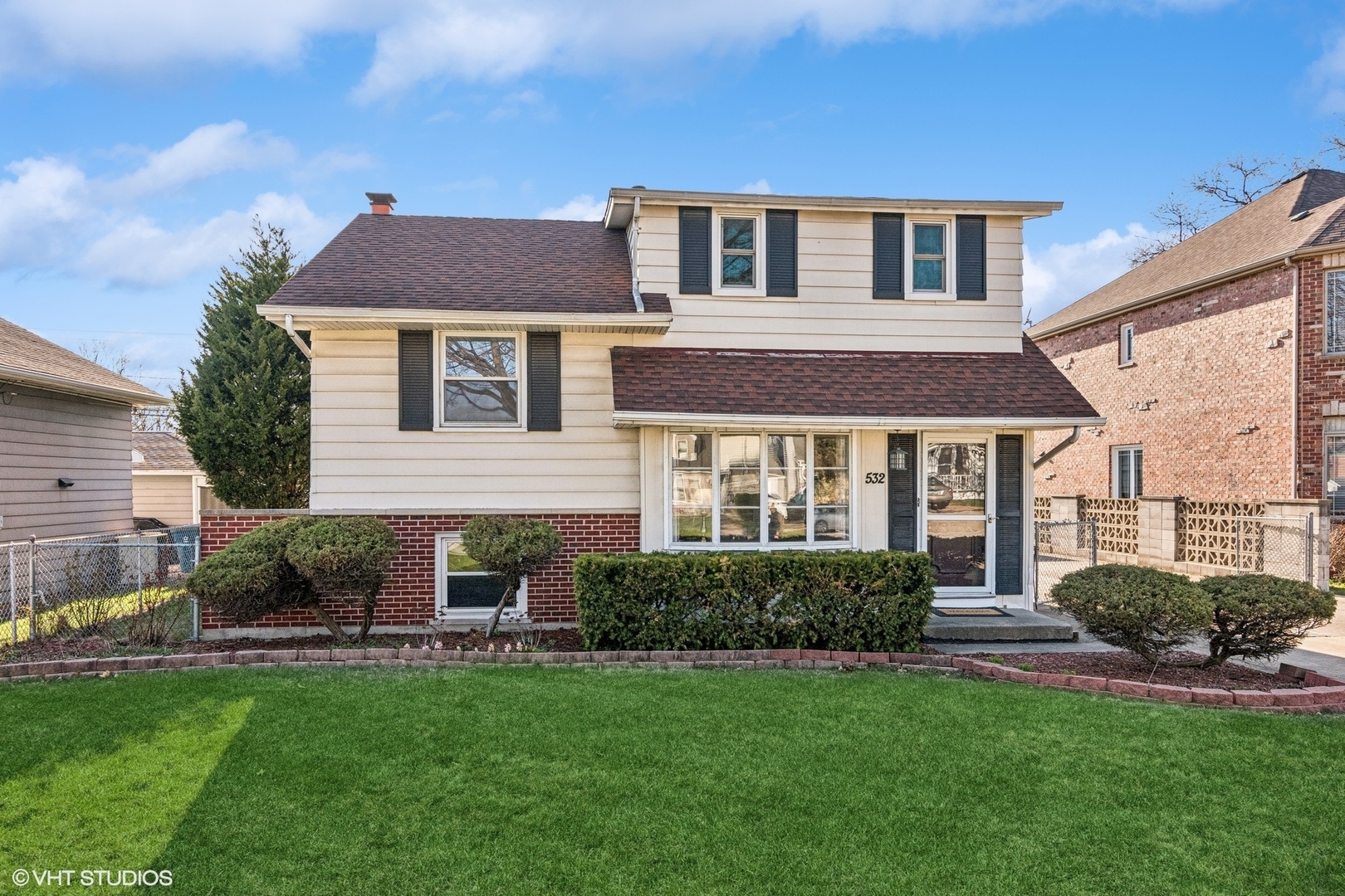 Property Photo: 532 N Van Auken Street IL 60126